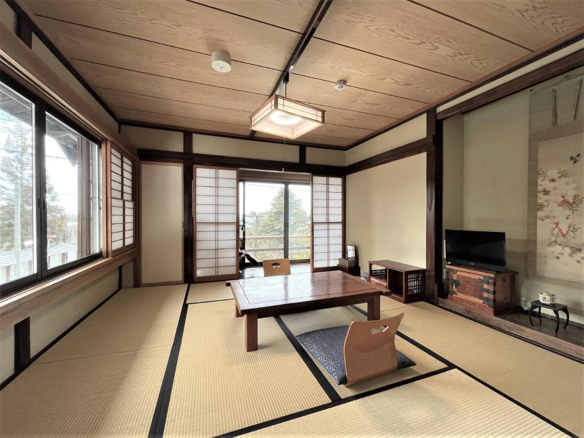 宿屋白金家 Yadoya-Shiroganeya 1日1組限定2名から8名様まで 全館貸切り 伝統的建造物の旅籠宿 Traditional Culture Experience Наґано Екстер'єр фото